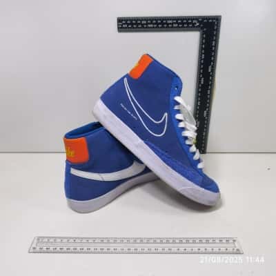 Nike Mens Blazer 77 Mid Sneakers Size 8US 