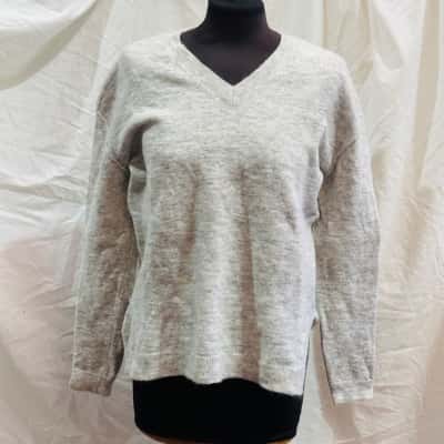 SEED Size S V-Neck Jumper Grey 