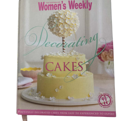 Women’s weekly decorating cakes