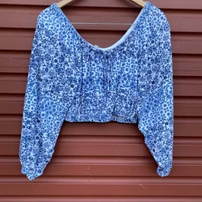 Roxy Womens Size XL Blue/White Floral Midriff Long Sleeve Top