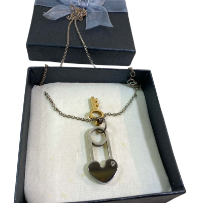 Necklace Womens 2 Keys 