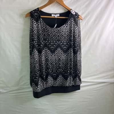 Noni B Womens  Size S Sleeveless Top Black  / Pattern 