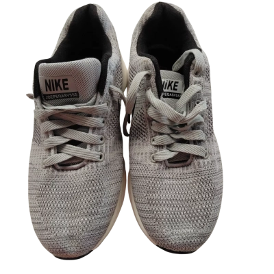 Mens Nike Sneakers Size 8.5 