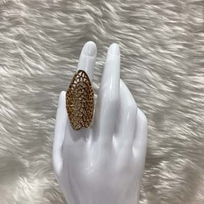  Women's Gold tone Ring 