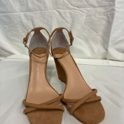 Tony Bianco Womens  Size 7 Heels Beige / Brown / Nude 
