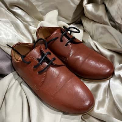 Ollies Place Kids  Size 29 Shoes Brown 