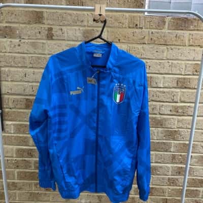 Puma Mens Italy home pre match jacket  Size M 