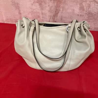 Oroton Women's Leather Handbag / Shoulder Bag 