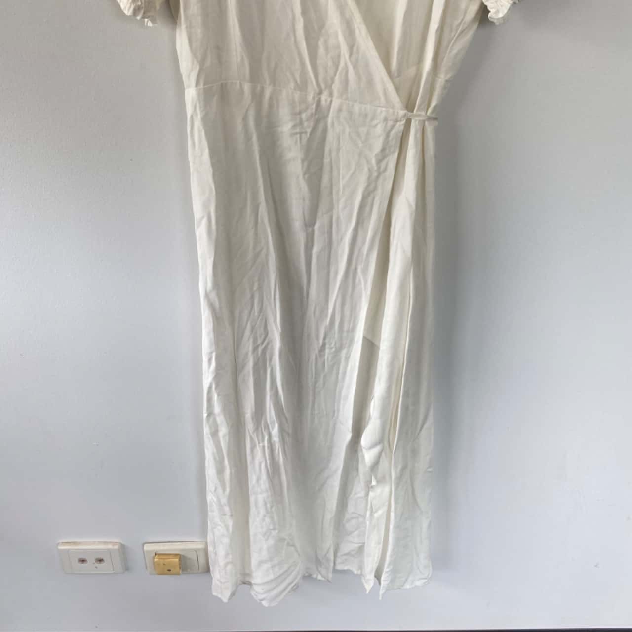 The Frolic White Short Sleeve Wrap Mini Dress Size 16/XXL(s)