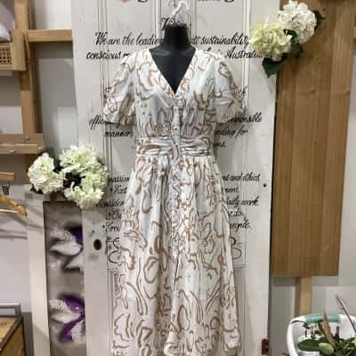 Adore Brand! SHORT PUFF SLEEVE BUTTON UP LINEN DRESS! Womens  Size M Maxi Dress / Short Sleeve Dress  Beige / Pattern / White 