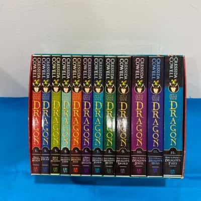 How to train your Dragon - 12 books box set