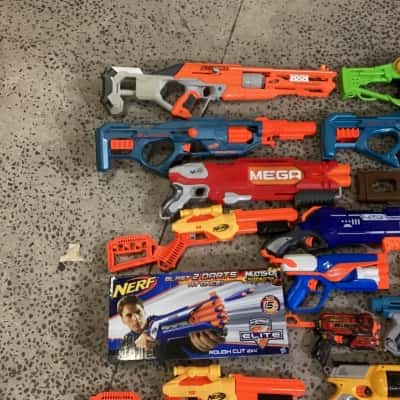 VERY LARGE ASSORTED NERF GUNS! AS NEW LOT 3! ENTIRE LOT FOR ONLY $40