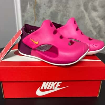 Nike Kids  Size 9 C Pink  / Purple sandals new 