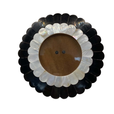 Scalloped round mother of Pearl/ Horn picture frame