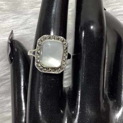  Womens Ring Other / Silver / White 