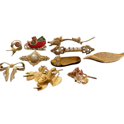Vintage Brooches/ flowers /Lizards/Xmas 