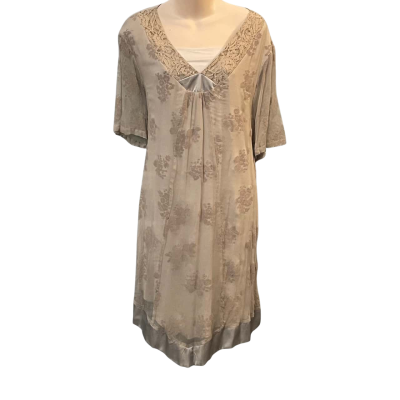 Emme Womens  Size S Midi Dress / Short Sleeve Dress  Beige / Off White / Pattern 