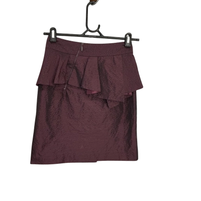 Cue In The City Womens  Size 6 Knee Length Skirt Maroon 