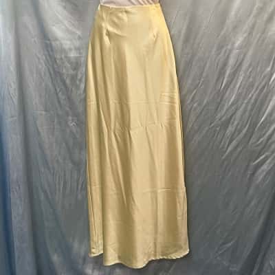  Womens  Size 6 Yellow, 