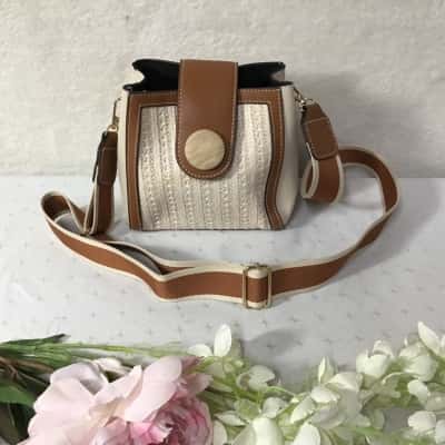 Sussan Womens Beige / Brown / Pattern Cross Body Bucet Bag