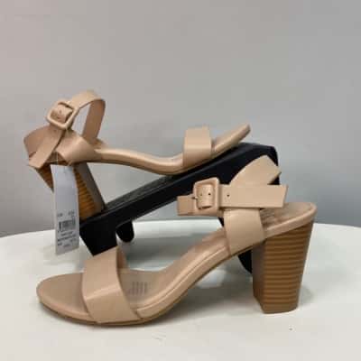 Khoko Womens  Size 10 Block Heeled  Sandals Beige 