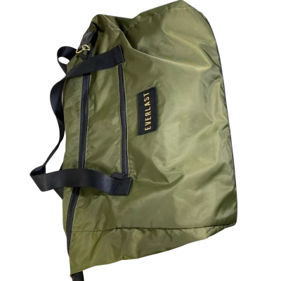 Everlast olive green Everlast duffle bag features black webbing handles and a prominent central branded label