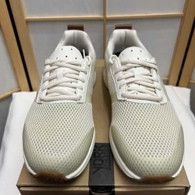 New With Tags YORK ATHLETICS MFG Women's Size W11.0 / M9.5 The Henry Air Mesh Runner Bone White  RRP: $185