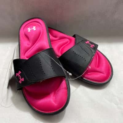 Under Armour Womens Size 36.5 Slides/ Flats/ Sandals /Black  / Pink  