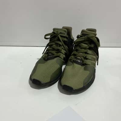 Adidas Mens  Size 9 Trainers in Olive Green