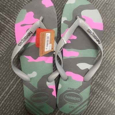 Havaianas Mens  Size 13 Thongs 