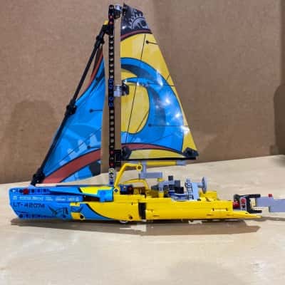 LEGO Technic Racing Yacht. (No Box Or Instructions)
