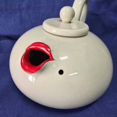 vintage Fitz & Floyd Lip service tea pot