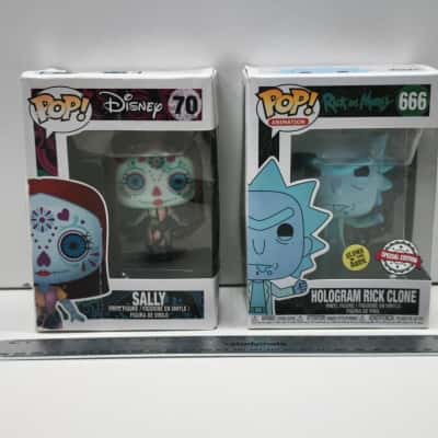 Funko Pop Bundle Day of the Dead Sally #70 & Hologram Rick Clone #666 GITD
