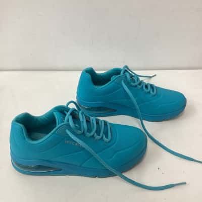 Skechers Womens Size 8 'Uno 2 Air around you' sneakers
