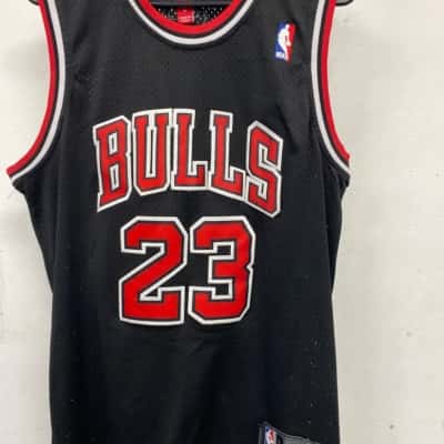 Bulls NBA Mens  Size L Jersey Black  / Red 
