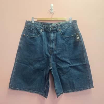 Volcom Mens  Size 32 Denim Shorts 