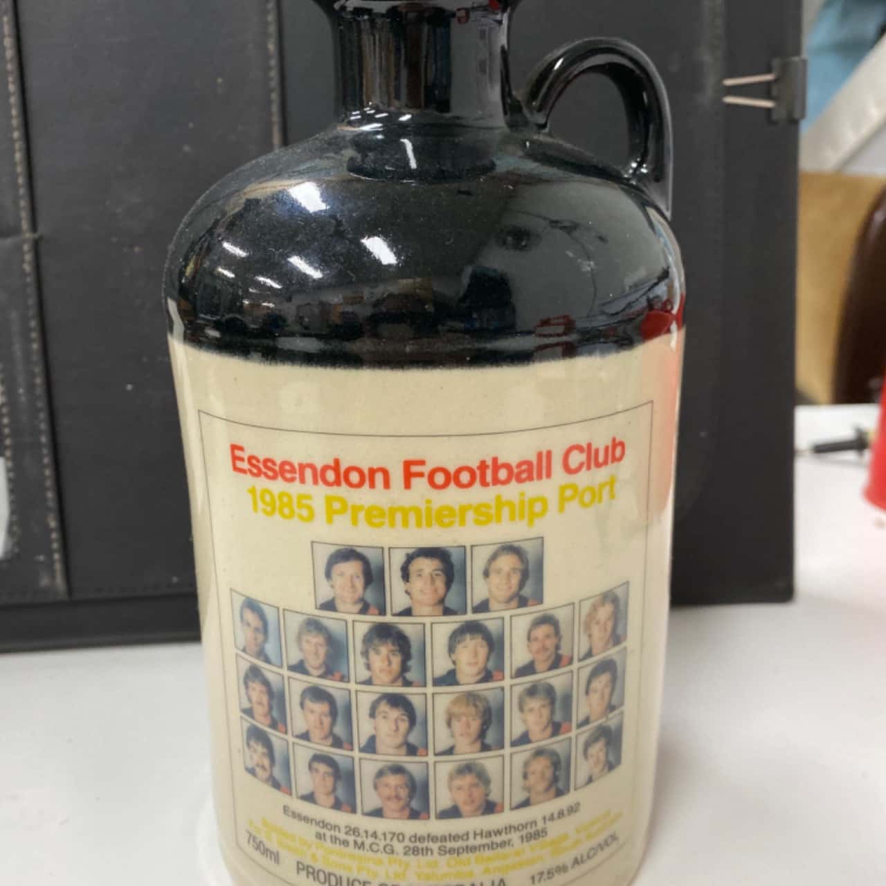 Essendon fc 1985 premiers port bottle(s)