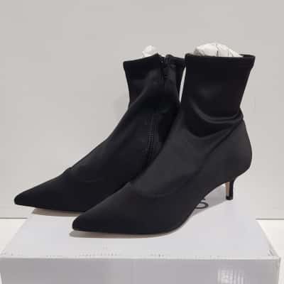 Betts Womens Black Heeled Boots with Pointed Toe size 8