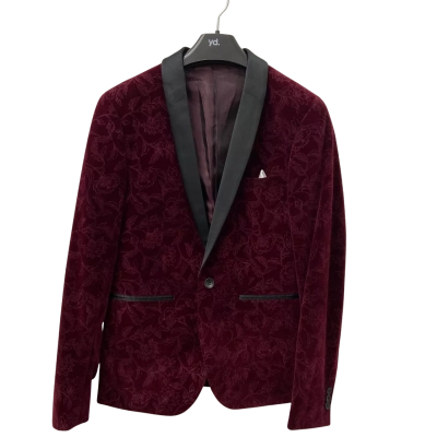 Yd. Mens  Size 38/M Blazer Burgundy velvet