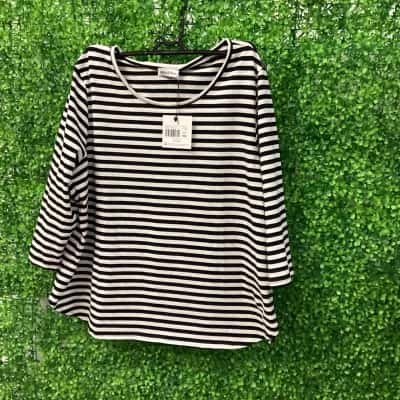 Atmos&Here Womens  Size 18 Black   / White top