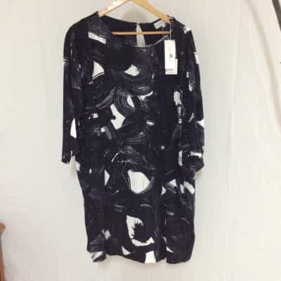 Veronica Maine Womens  Size 16 Long Sleeve Dress Black  / Pattern / White 