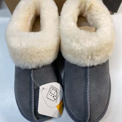Women’s UGG boots size 6 US Grey and Cream