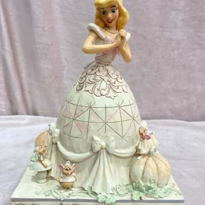 Disney Showcase Collection “Darling Dreamer”