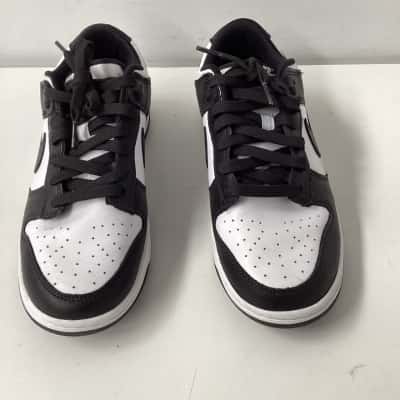 Nike dunk low retro "panda" size 8 