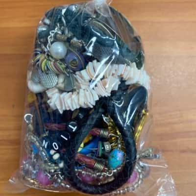 Mixed bag broken jewellery 