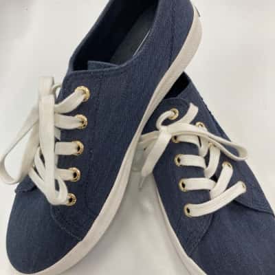 Tommy Hilfiger Womens  Size 6 Canvas Sneakers 