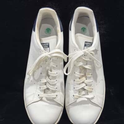 Adidas Mens  Size 11 White sneakers