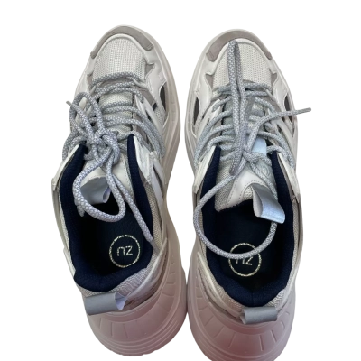 Zu Womens  Size 6 Sneakers Grey / Navy Blue / White 