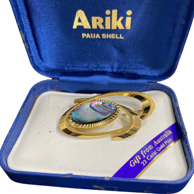 Ariki. Shell Womens Paua shell gold plated 4.5cm Brooch 