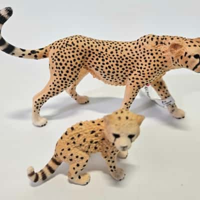 8 African themed Schleich figurines.